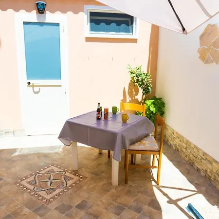 Casa Castello, Indipendente In Stile Catalano, Al Centro Di Alghero.