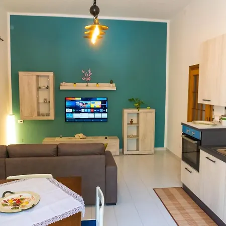 Casa Castello, Indipendente In Stile Catalano, Al Centro Di Alghero. *